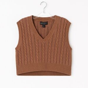 🤎 House of Harlow Cropped Cable Knit Sweater Vest – M